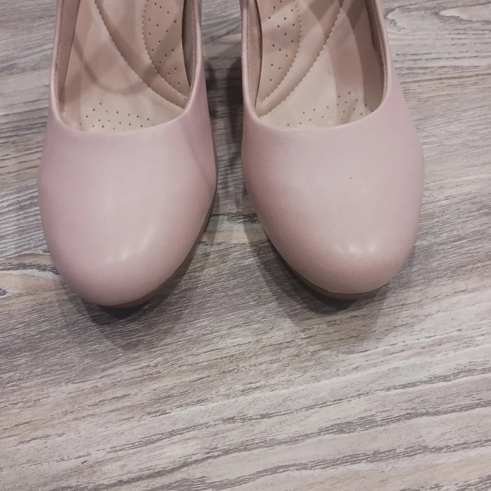 Clarks Classic Mary Jane Pumps in Blush Pink - - Picture 8 of 16
